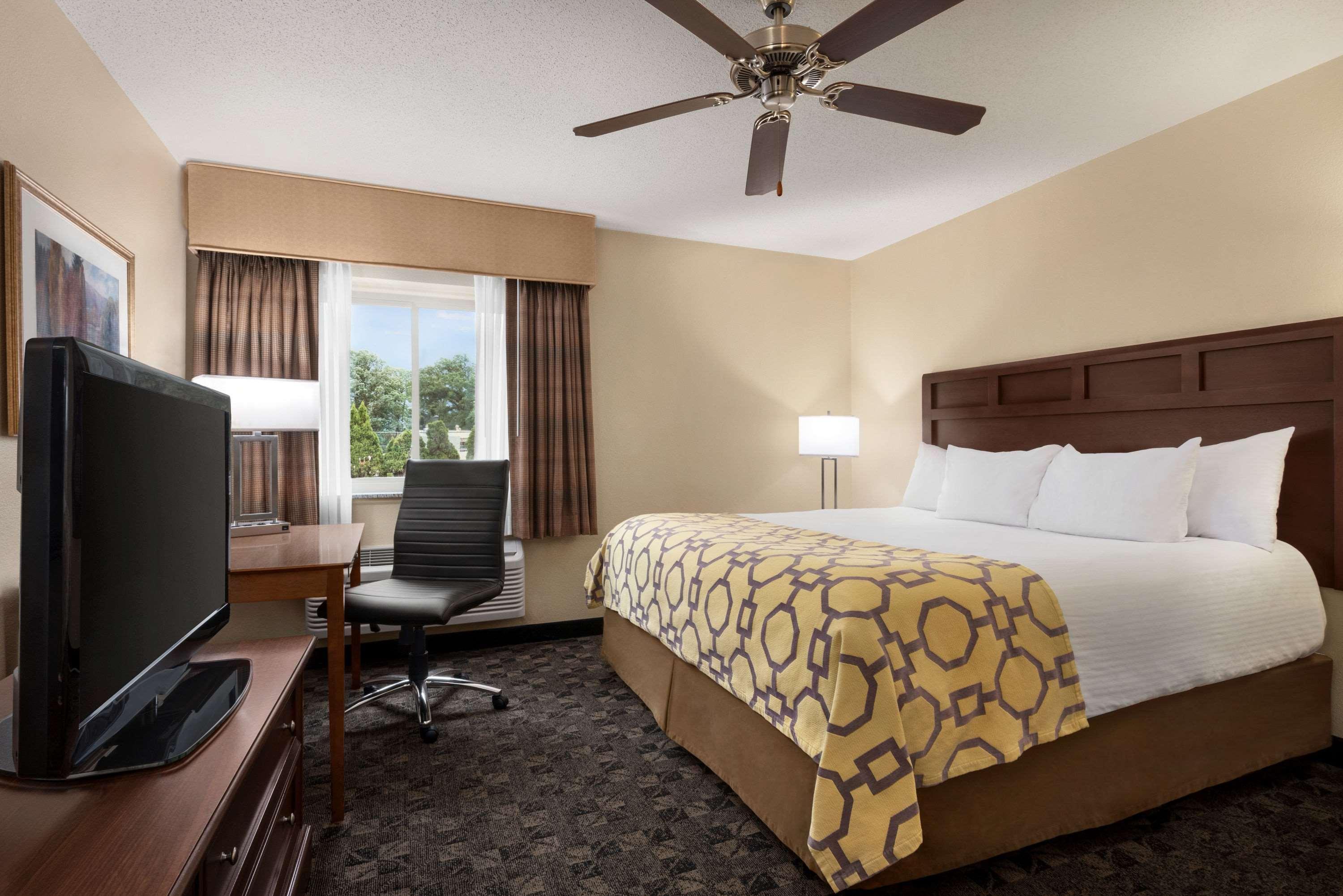 Baymont By Wyndham Mt. Pleasant Hotell Mount Pleasant Eksteriør bilde