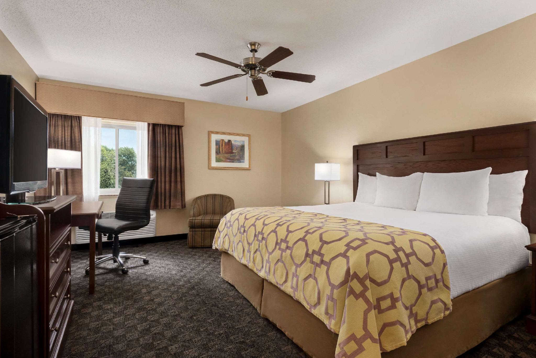 Baymont By Wyndham Mt. Pleasant Hotell Mount Pleasant Eksteriør bilde